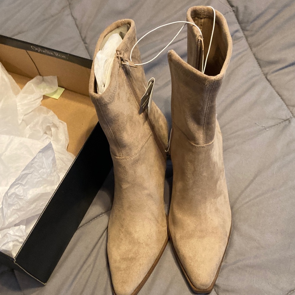 Ophelia Roe Women’s Heeled Boots in tan, suede/taupe